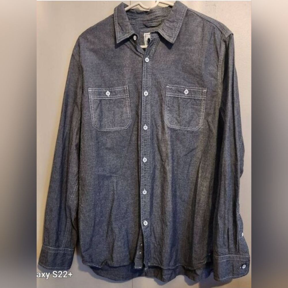M10 Express gray button up shirt white stitching & buttons long sleeved